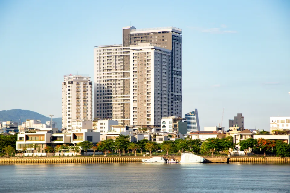 Căn nhà mặt tiền